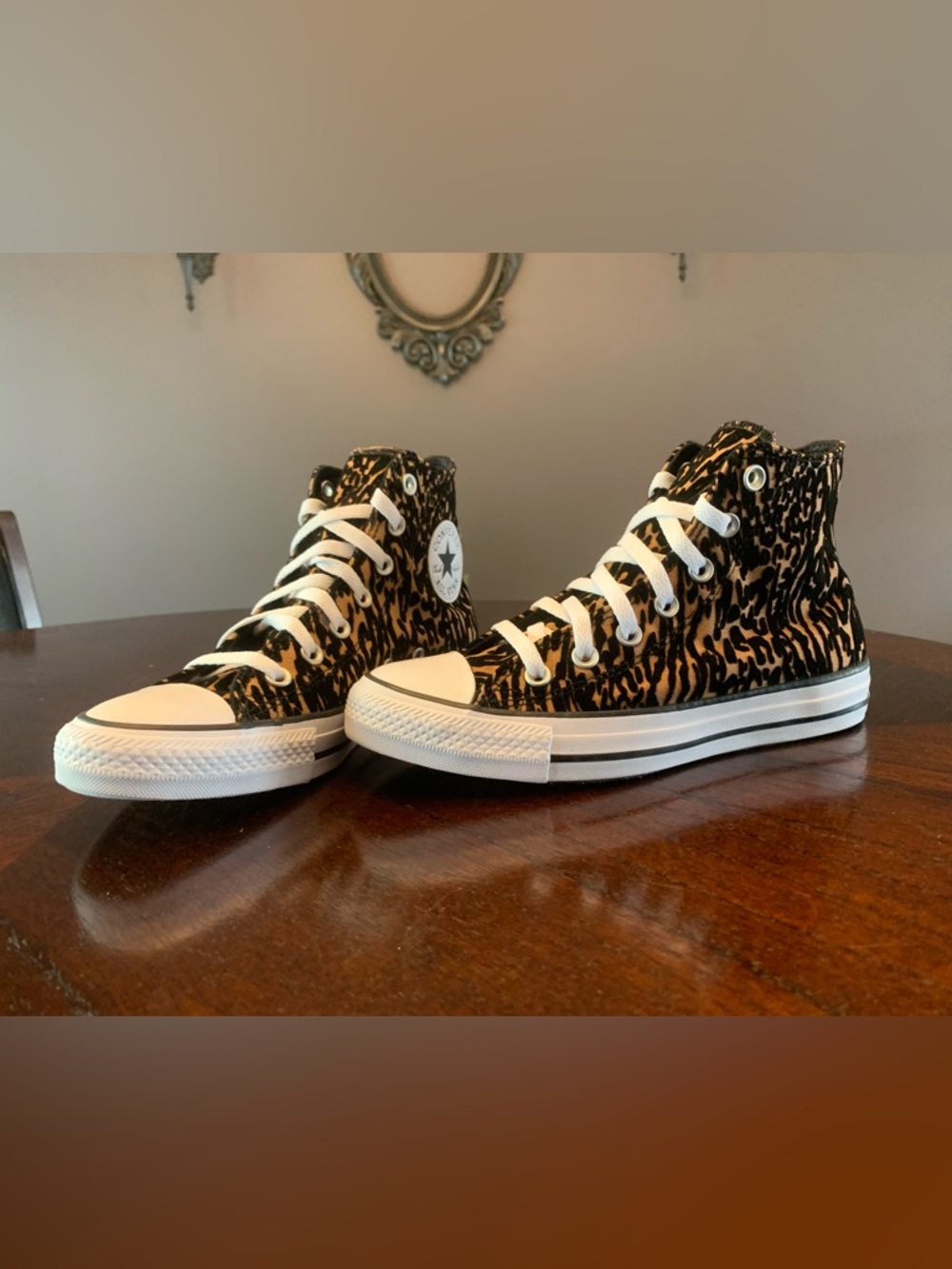 Converse High Top Sneakers - Size 7